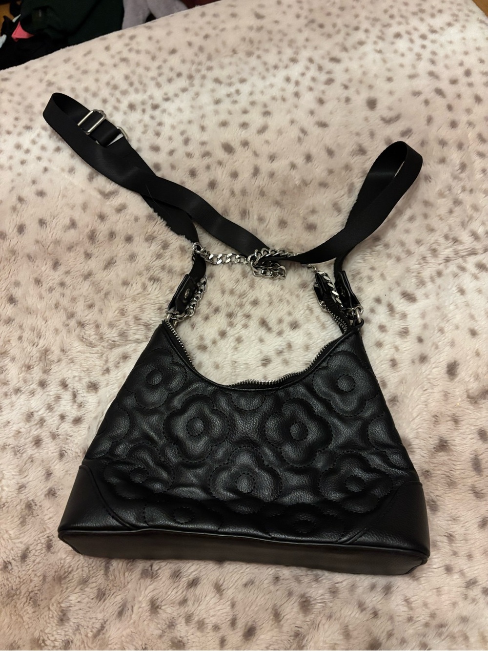 wild fable Black Quilted Floral Crossbody Bag with Chain Strap